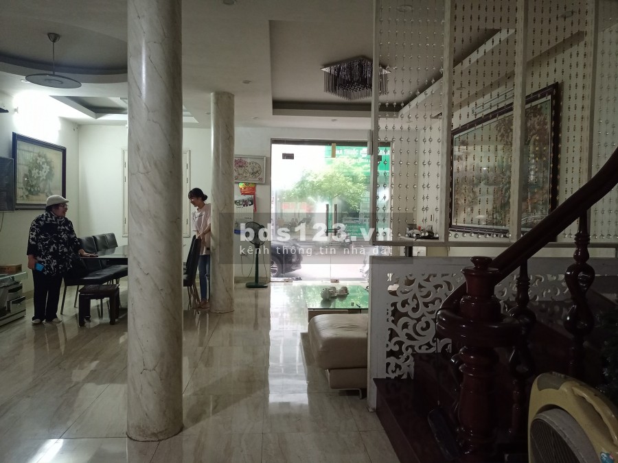 Mặt phố Quận Cầu Giấy, lô góc, 3 ô tô tránh, vỉa hè, kinh doanh, 85m2, MT 6.6m, 20 tỷ