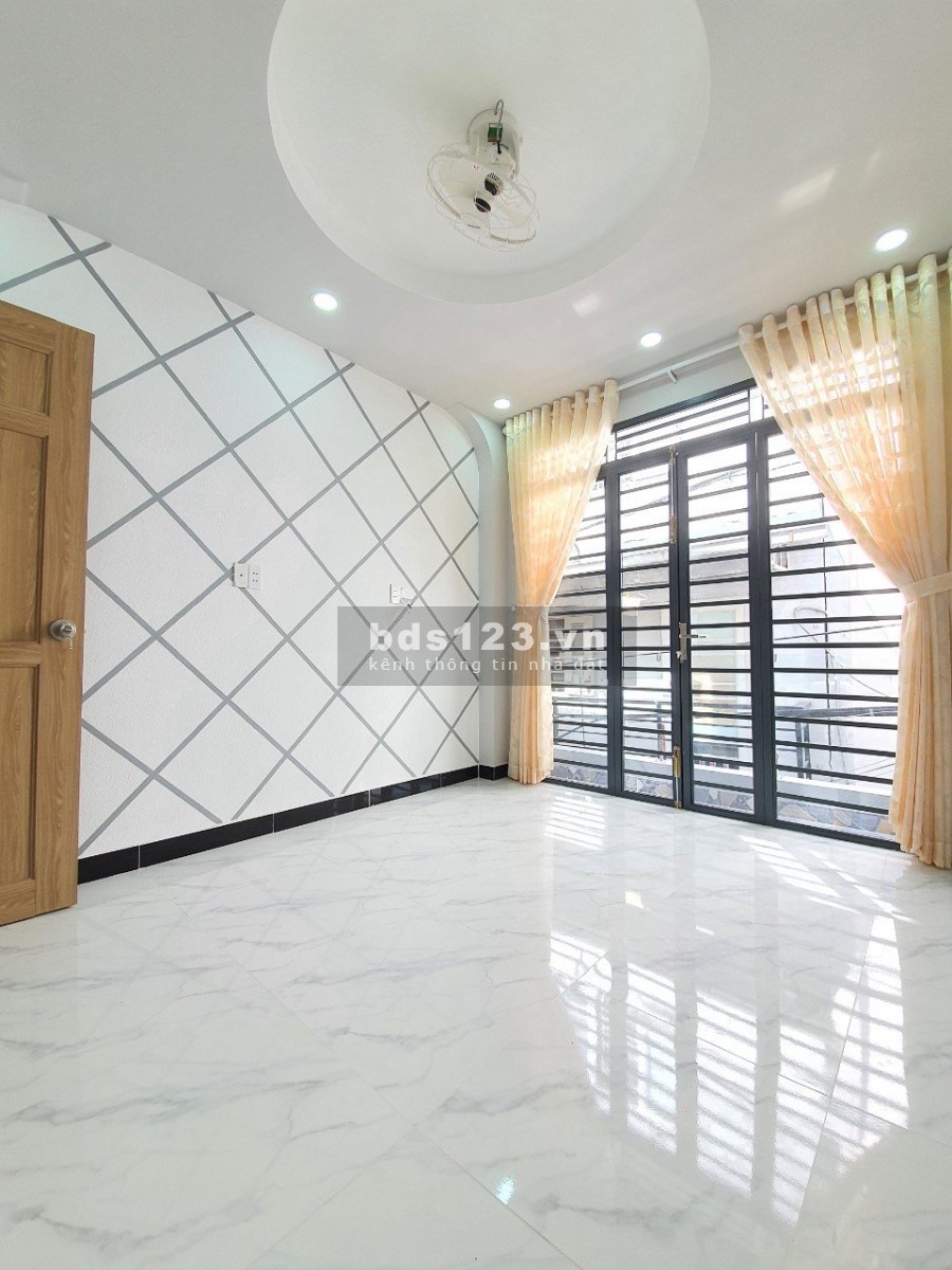 (Siêu phẩm) Nhà Gốc Đề Hoàng Mai biệt thự nghỉ dưỡng đúc kiên cố 4 tầng dt 50m2, 5 Tỷ 2