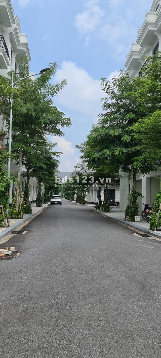 Bán nhà Phúc La Nhà mới phong cách hiện đại 70m2, 8 Tỷ hơn