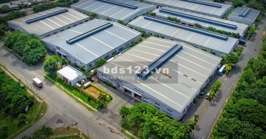 Cho thuê kho, nhà xưởng 10000m2 giá rẻ, trong KCN khu vực Bến Lức Long An