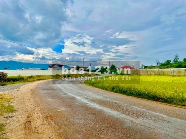 Bán đất nền mặt tiền đường nhựa xã Tu Tra, huyện Đơn Dương, khu dân sư sinh sống