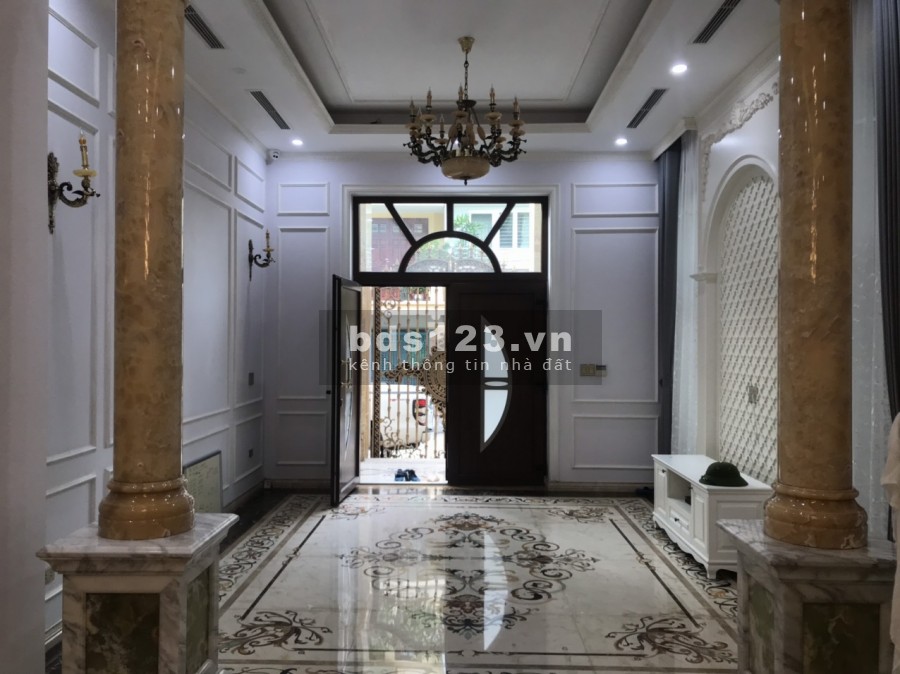 Bán biệt thự sang trọng, diện tích 192m2 tại khu đấu giá Tầm Dâu, Việt Hưng giá 28 tỷ