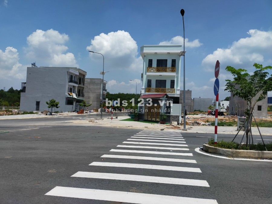 Bán gấp lô đất trong khu nhà ở bình mỹ 2, sổ hồng riêng giá 800tr/nền lh 0967068799