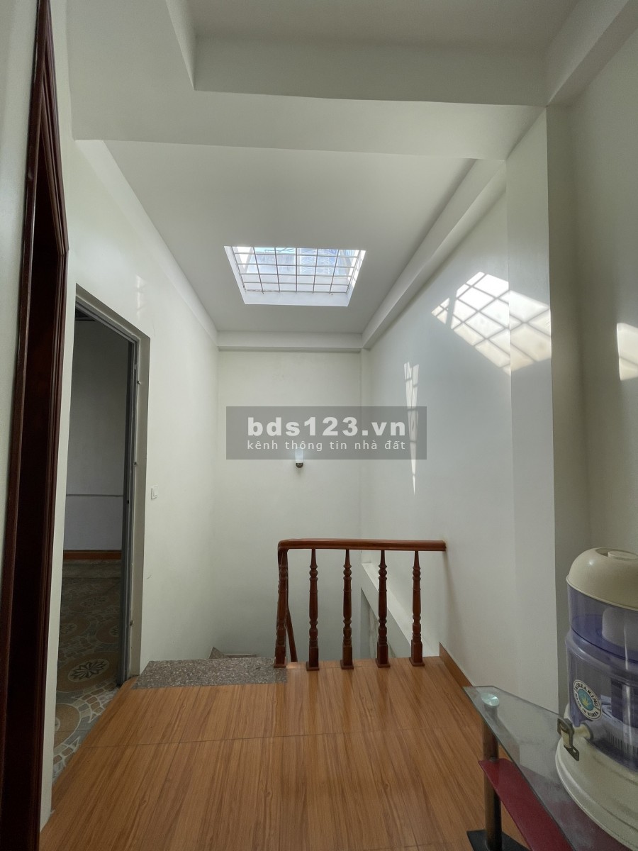 Cần bán Ngõ 34 Âu Cơ 48m2*4 tầng gần mặt phố Nghi Tàm 5.4 tỷ.