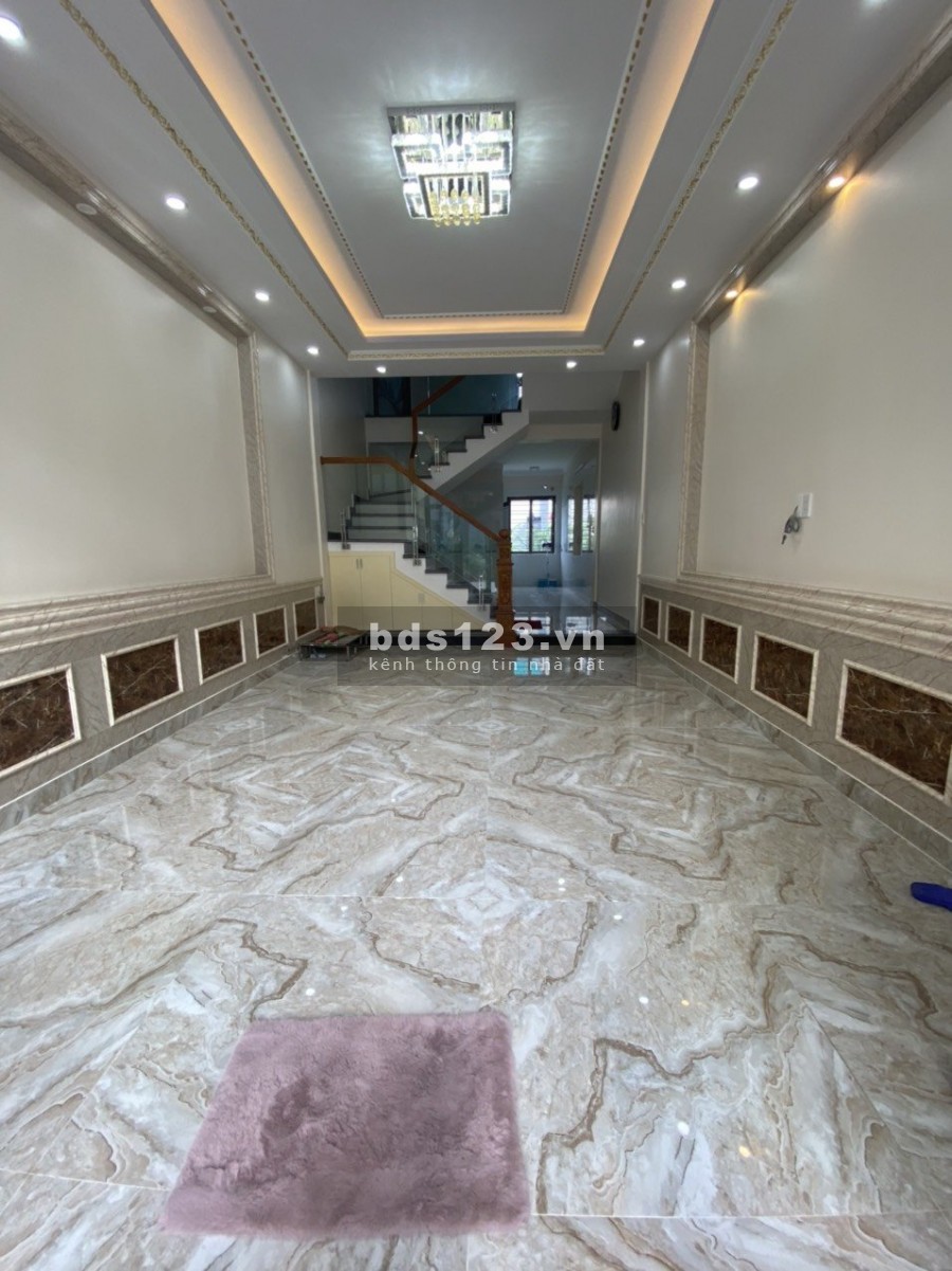 Bán nhà xây mới phong cách hiện đại pha cổ điển, nhà xây chắc chắn, thiết kế hiện đại