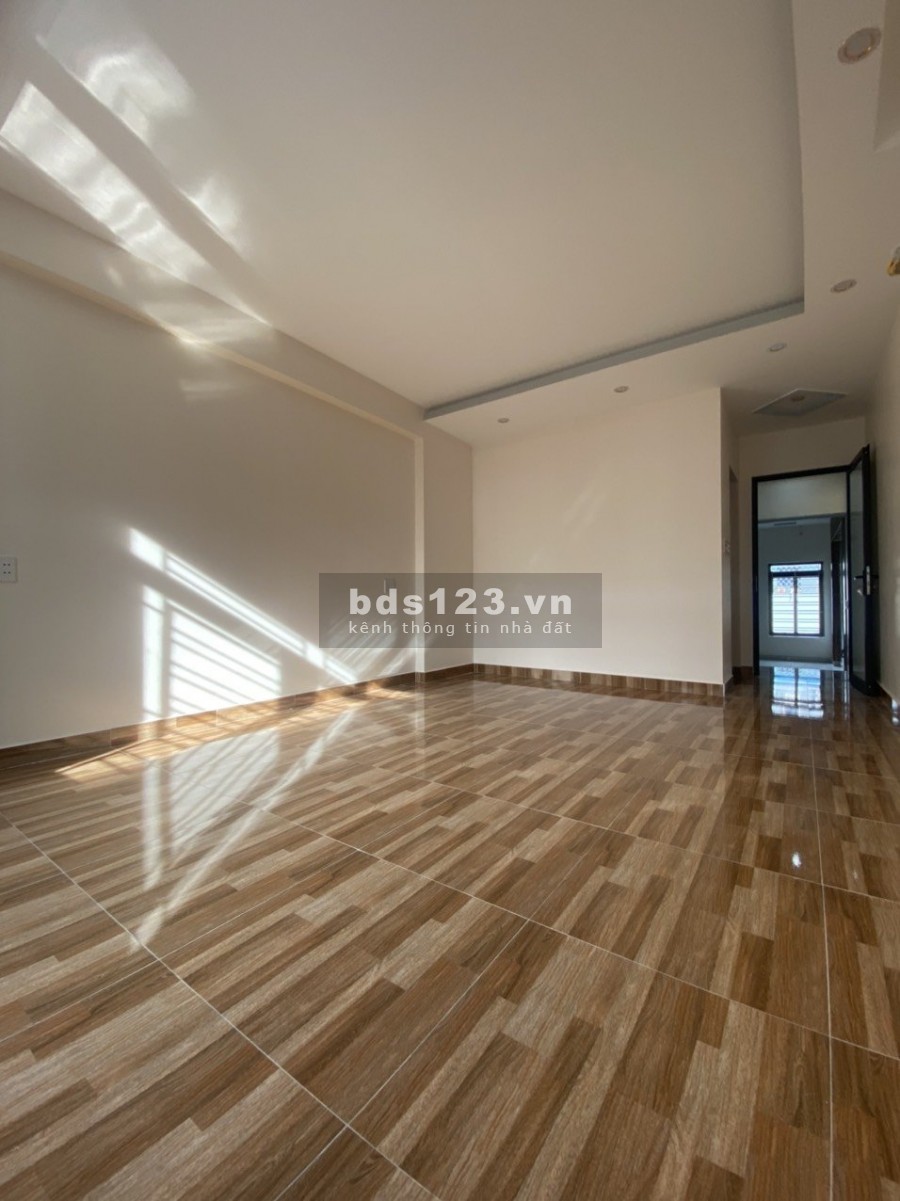 Bán nhà xây mới phong cách hiện đại pha cổ điển, nhà xây chắc chắn, thiết kế hiện đại