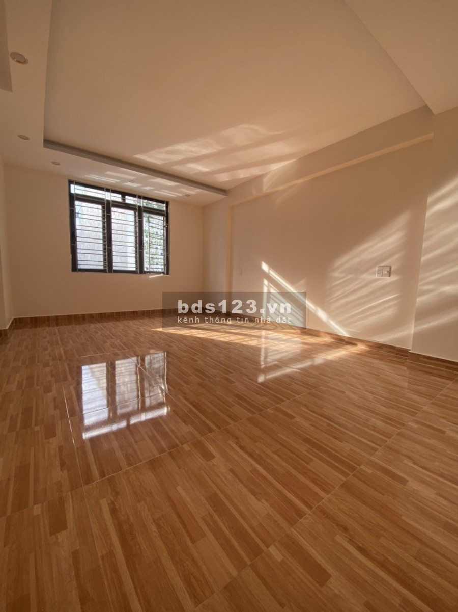 Bán nhà xây mới phong cách hiện đại pha cổ điển, nhà xây chắc chắn, thiết kế hiện đại