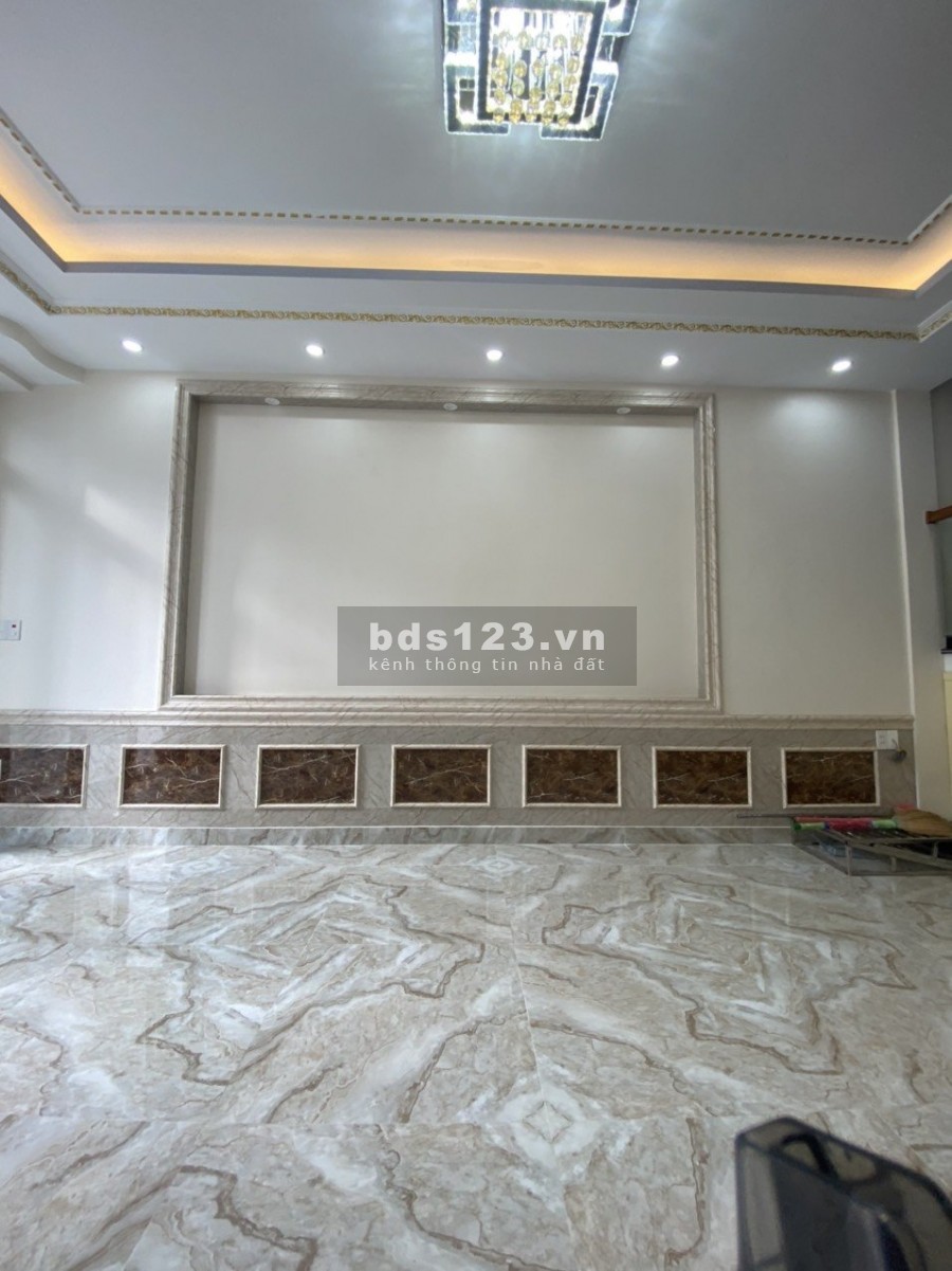 Bán nhà xây mới phong cách hiện đại pha cổ điển, nhà xây chắc chắn, thiết kế hiện đại