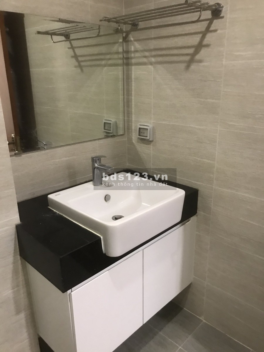 Cho thuê căn hộ 3 phòng ngủ Goldmark City có nội thất 11tr/ tháng .Liên hê 0868864520