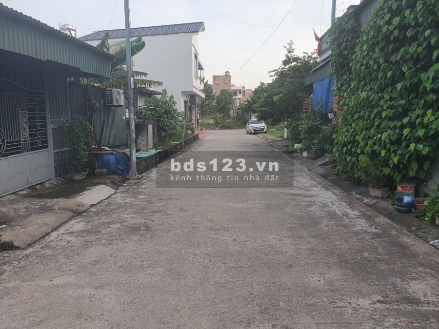 Gia đình bán 2 lô đất ngõ 9 Lê Thanh Nghị cạnh vincom cẩm phả, lh 0941115740