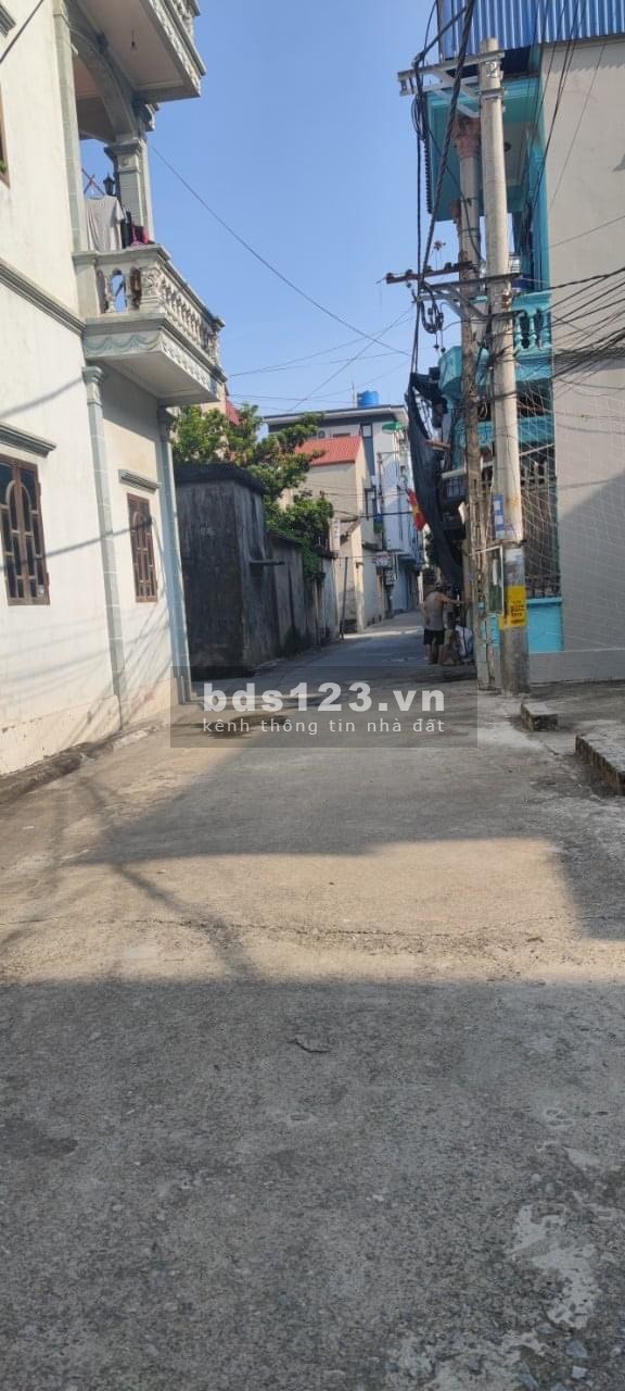 Bán lô đất giáp Vạn 3, Thanh Trì, ô tô vào tận đất, giá chỉ 16.5 triệu/m2 khu dân cư đông đúc