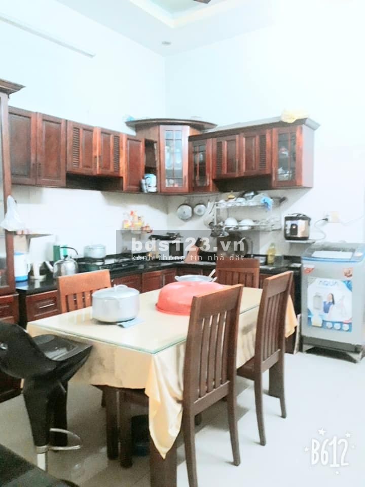Bán nhà nguyên căn 4 tầng đúc, xe hơi đỗ cửa, diện tích đẹp giá hot nhất giá 7.5 tỷ, thương lượng
