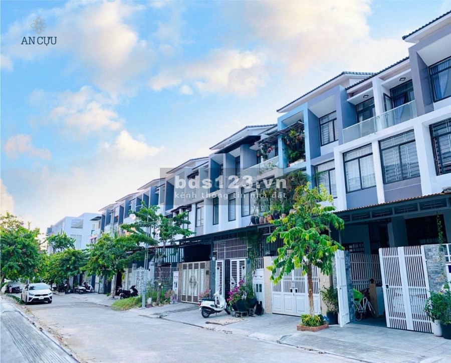 Bán nhà nguyên căn liền kề khu An Cựu City, thiết kế căn nhà theo cách lệch tầng, đầy đủ tiện nghi