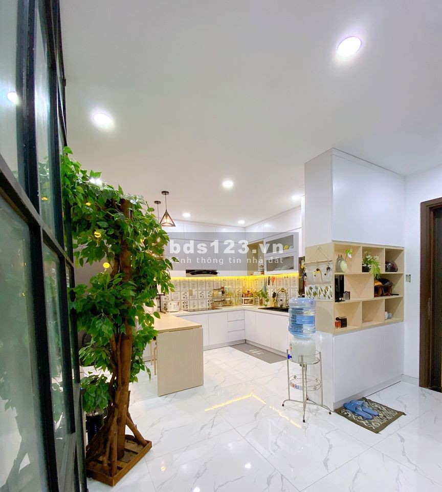 Trung tâm Đống Đa, diện tích khủng, mặt tiền lớn, ô tô vào nhà kinh doanh đỉnh, giá 15.5 tỷ