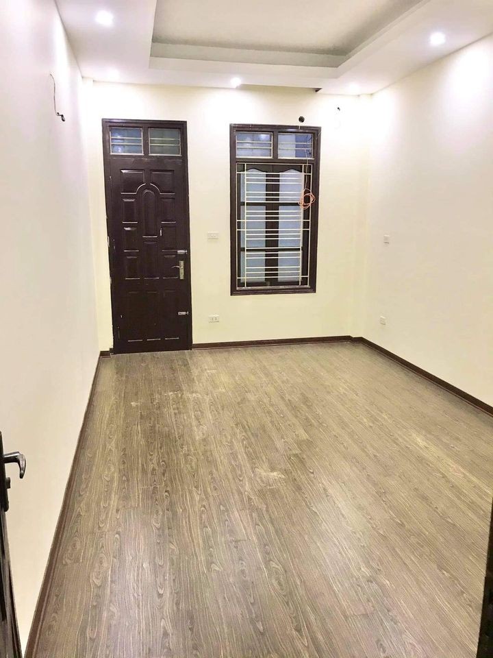 Mặt ngõ đường Láng Đống Đa 5 tầng mặt tiền 4.2m giá bán 3.25 tỷ lh 0902224679