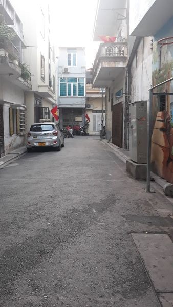 Bán nhà Nguyến Văn Cừ, đất phân lô, 3 tầng, ô tô vào tận cửa, DT 34m, giá 3 tỷ