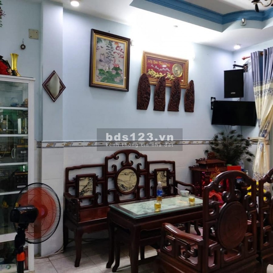 Cần bán nhà CMT8 Quận 10, HXH cách 5m, thuận lợi cho việc kinh doanh và cho thuê, chỉ 84tr/m2
