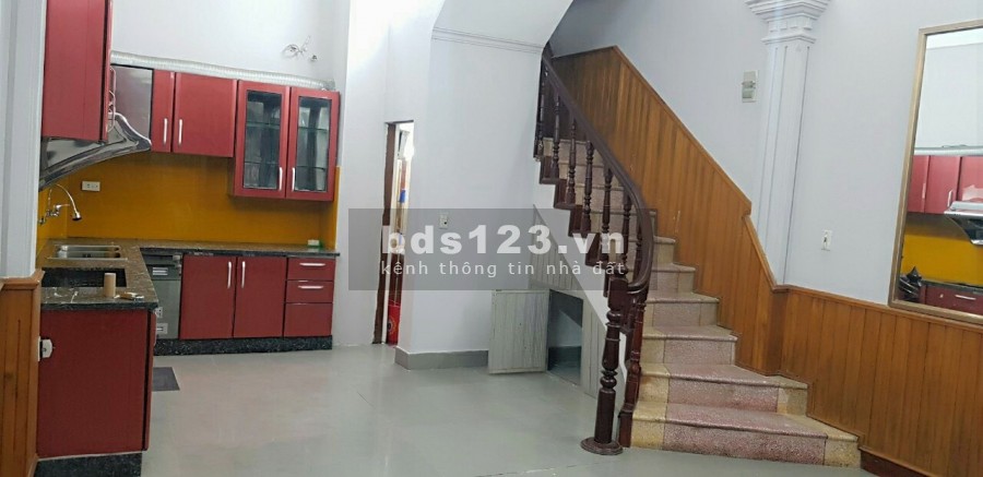 Bán nhà vị trí hiếm, ngõ to thông, oto đỗ thoải mái, dân trí cao diện tích sử dụng 36m2