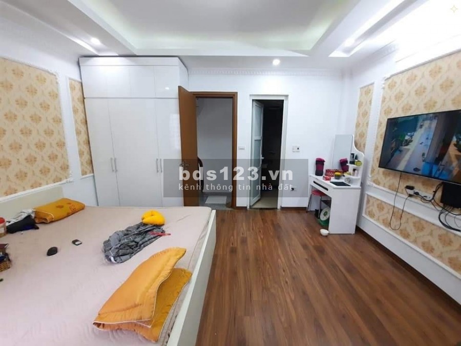Bán nhà ngõ 381 Nguyễn Khang, Quận Cầu Giấy, dtsd 45m2 5 tầng giá 4.6 tỷ, Vào ở ngay