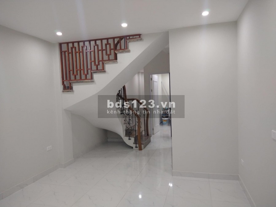 Bán nhà nguyên căn ngõ 8 Lê Quang Đạo, giá hơn 3 tỷ, sổ đỏ…