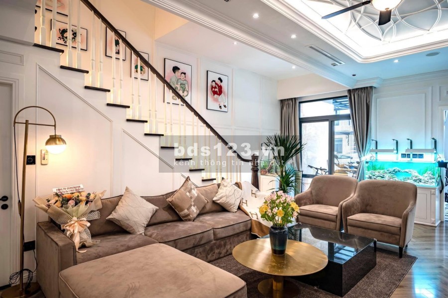 Bán nhà phố Kim Hoa vài bước ra hồ ba mẫu ngõ nông rộng dtsd 56m2, mt 5.3m, sổ sẵn