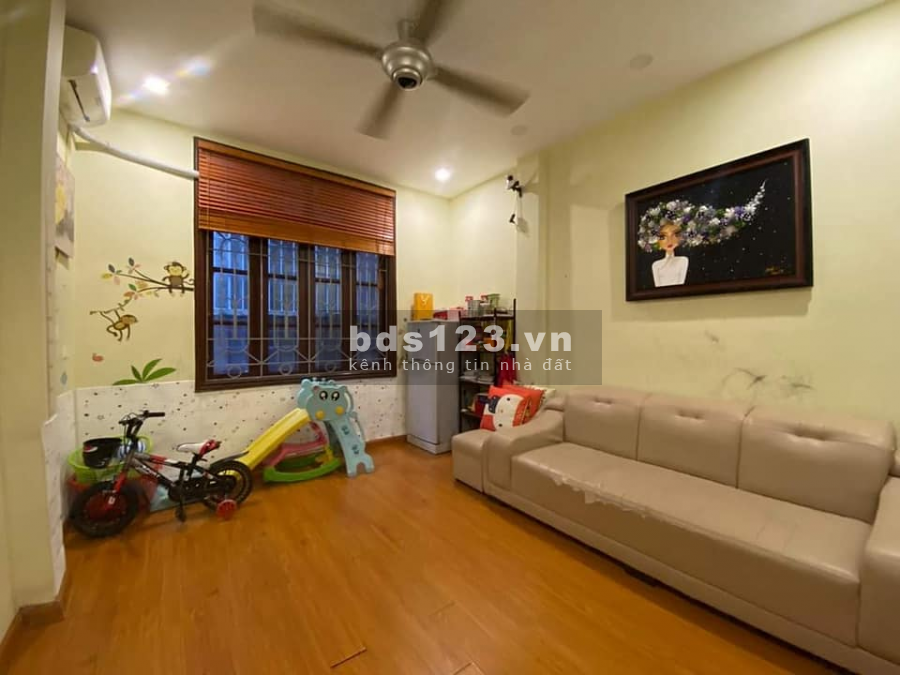 BÁN nhà Yên Lãng, Đống Đa trung tâm Quận nhà đẹp 5 tầng giá nhỉnh 2 tỷ, lh 0961928336