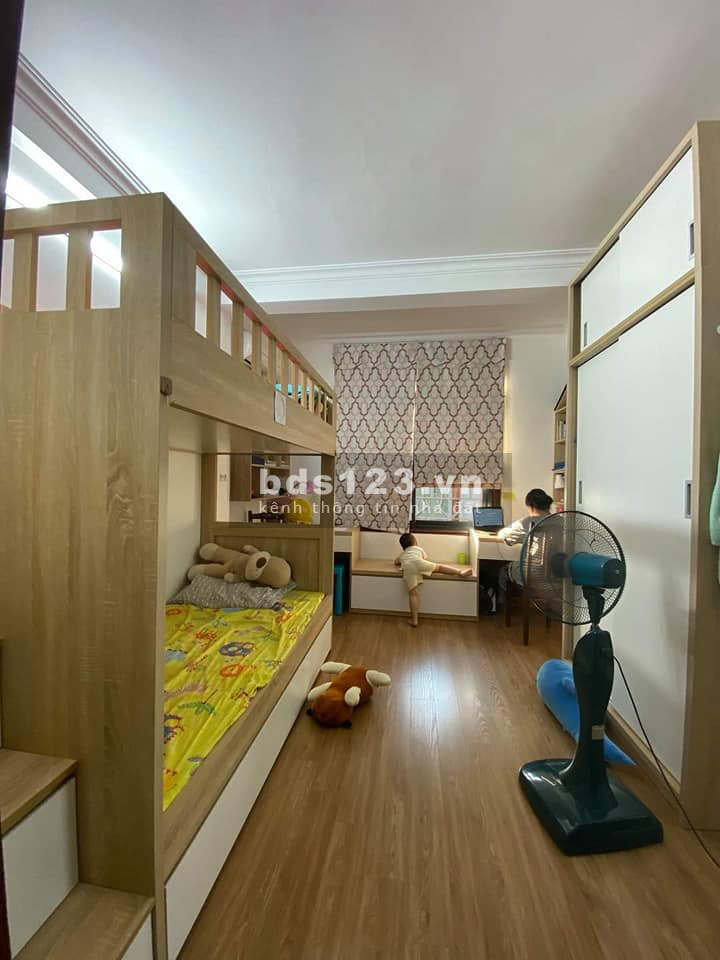 BÁN nhà Yên Lãng, Đống Đa trung tâm Quận nhà đẹp 5 tầng giá nhỉnh 2 tỷ, lh 0961928336