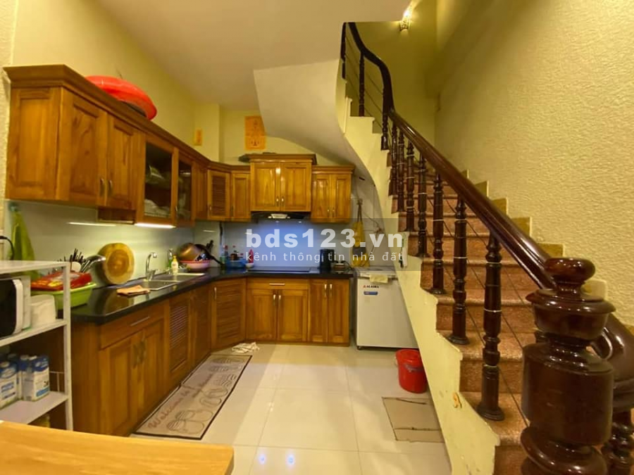 BÁN nhà Yên Lãng, Đống Đa trung tâm Quận nhà đẹp 5 tầng giá nhỉnh 2 tỷ, lh 0961928336
