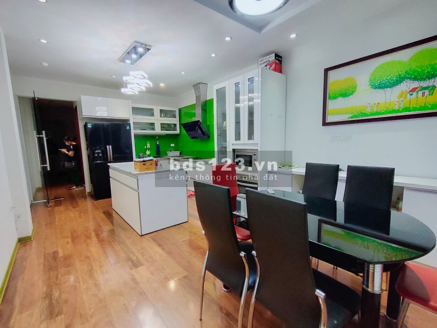 Bán nhà diện tích 55m2 mặt ngõ Ngọc Lâm, oto tránh, thang máy, nhỉnh 6 tỷ 0818962345