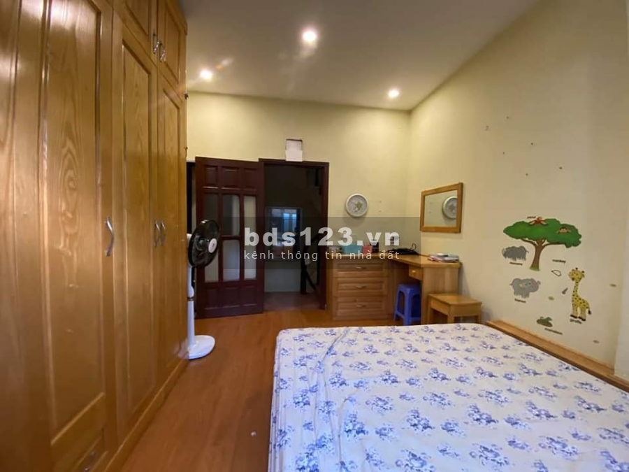 BÁN nhà Yên Lãng, Đống Đa trung tâm Quận nhà đẹp 5 tầng giá nhỉnh 2 tỷ, lh 0961928336