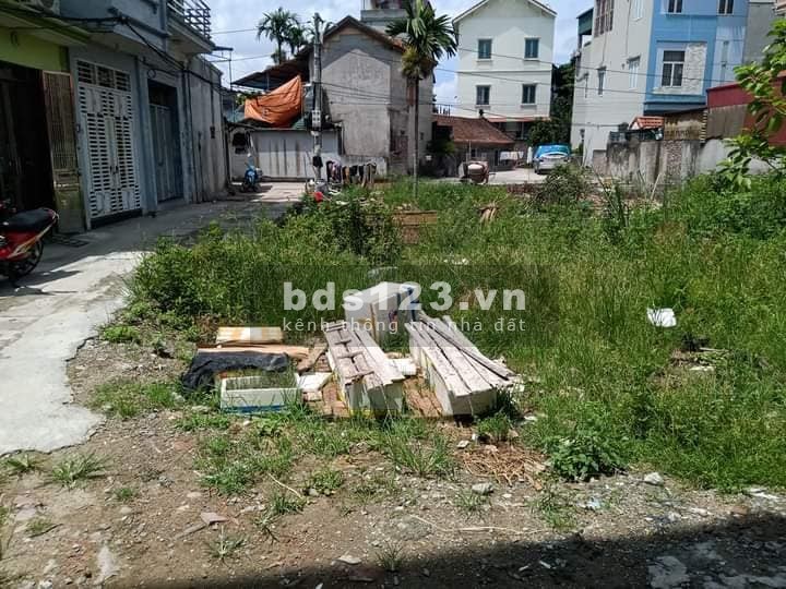 Đất Liên Mạc vị trí đắc địa lô góc ô tô đỗ cửa sổ đỏ vuông đẹp, sẵn sàn giao dịch, lhcc