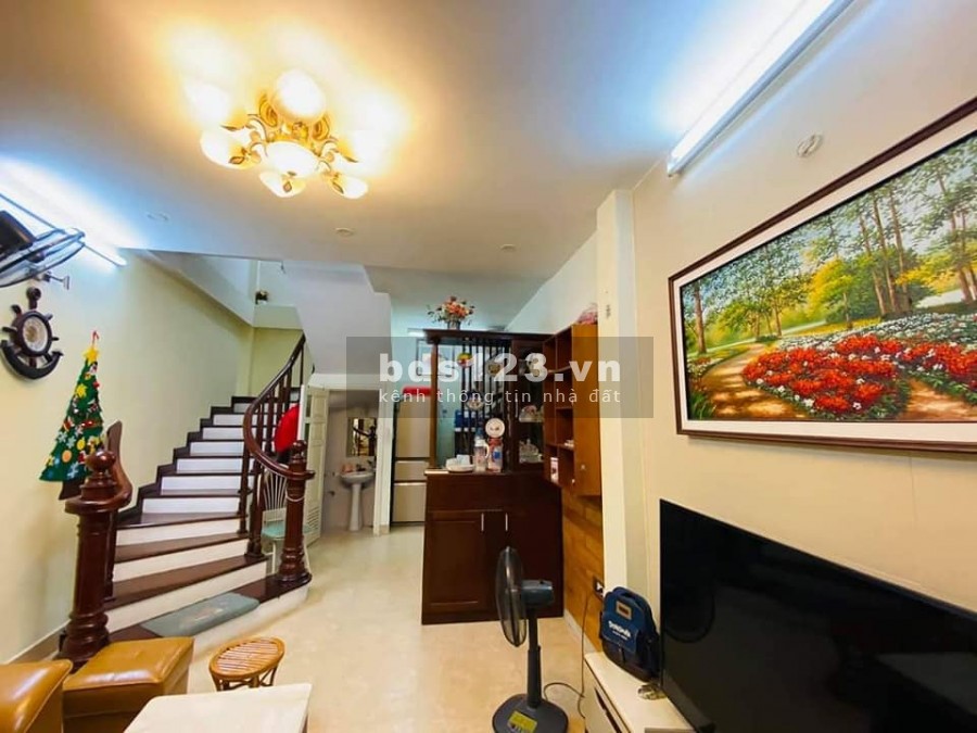 Bán nhà nguyên căn khu an ninh tốt, yên tĩnh trung tâm diện tích 44m2 phố Đại La giá 3 tỷ