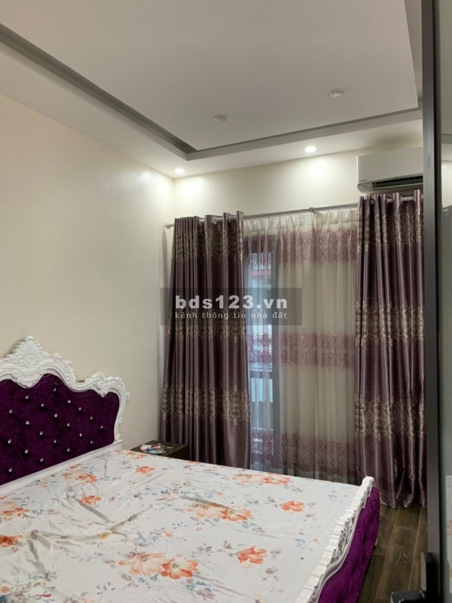 Nhà nguyên căn Bát Khối, Long Biên, dt 58m2 4 tầng, giá. 3.6 tỷ. Kinh doanh, ô ô tránh