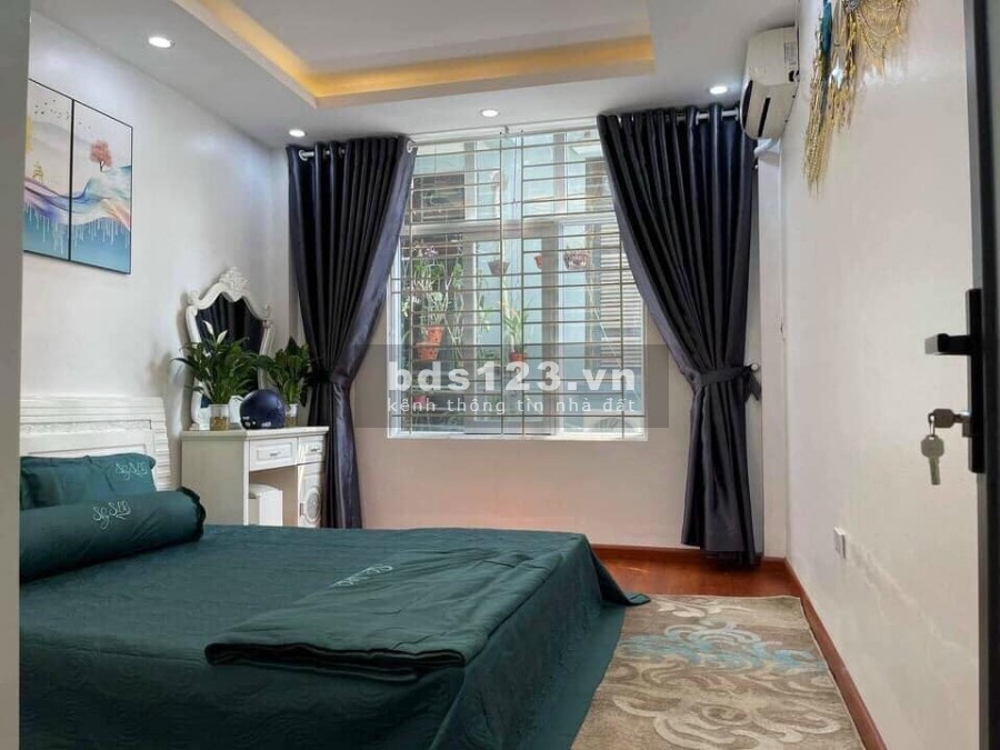 Bán Nhà Ngọc Thụy diện tích 43m2 ô tô tránh ngõ thông kinh doanh đỉnh giá 3.4 Tỷ