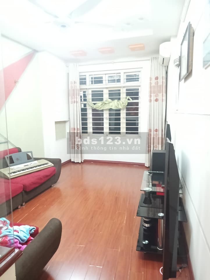 Bán nhà Trần Duy Hung, Quận Cầu Giấy, diện tích 52m2 5 tầng, an ninh tốt giá 6 tỷ 3