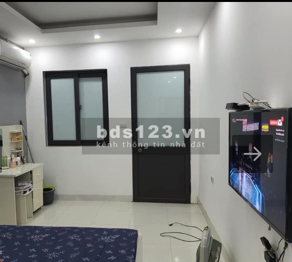 Nhà nguyên căn Đại La diện tích 32m x 3T, Giá 2.5 Tỷ, Hai Thoáng, Gần Trung Tâm Hai Bà, SĐCC