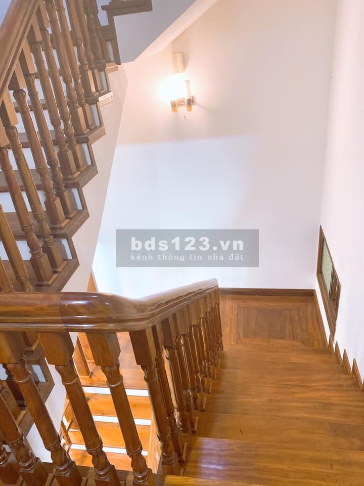 Bán nhà LK Văn Phú nội thất đẹp, dãy LK trung tâm gần công viên, 90m2, chỉ hơn 9 Tỷ