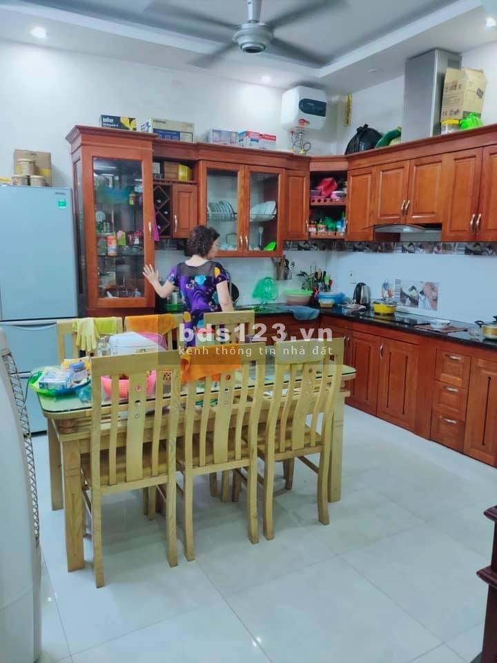 Bán nhà Kim Mã 5 tầng diện tích 48m vị trí nhà trung tâm quận ba đình.