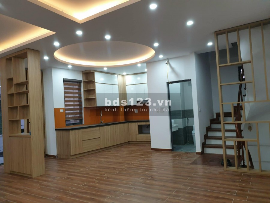 Bán nhà ở ngay phố Trần Cung, diện tích sử dụng 48m2, mặt tiền 4.5m, giá nhỉnh 4 tỷ