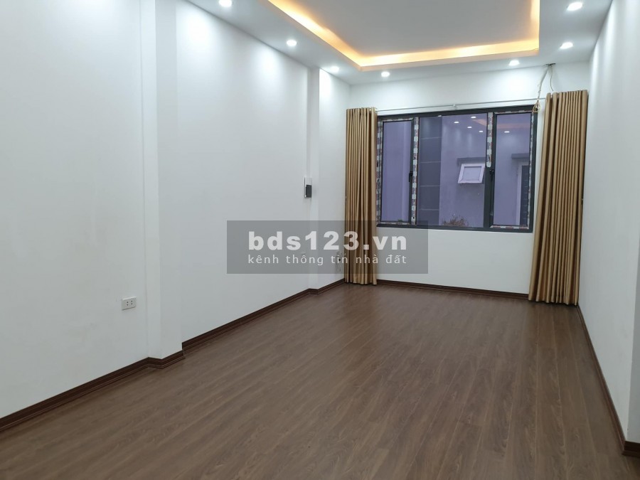 Bán nhà ở ngay phố Trần Cung, diện tích sử dụng 48m2, mặt tiền 4.5m, giá nhỉnh 4 tỷ