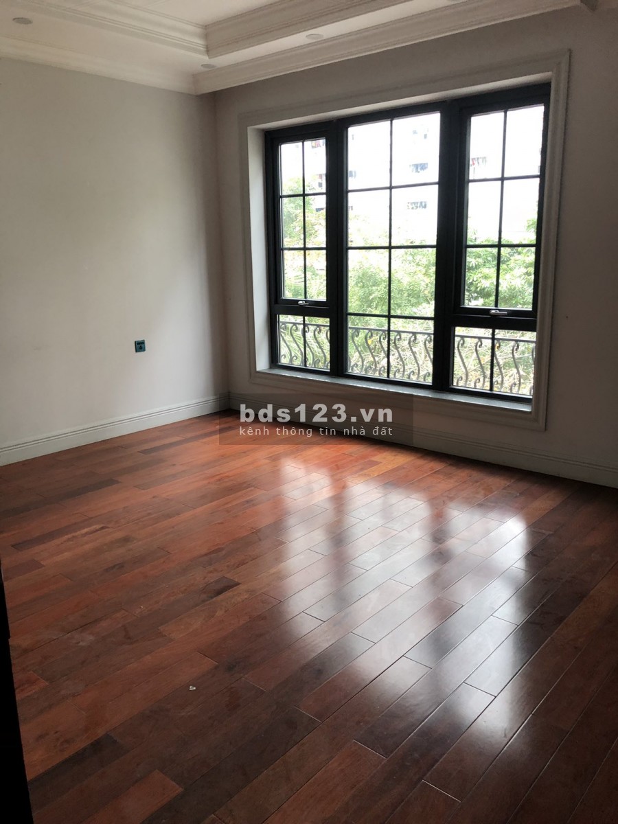 Tôi cần cho thuê biệt thự Bùi Xuân Phái KĐT Mỹ Đình 2. Diện tích 180m, giá 28 tr/th. LH 0963916547