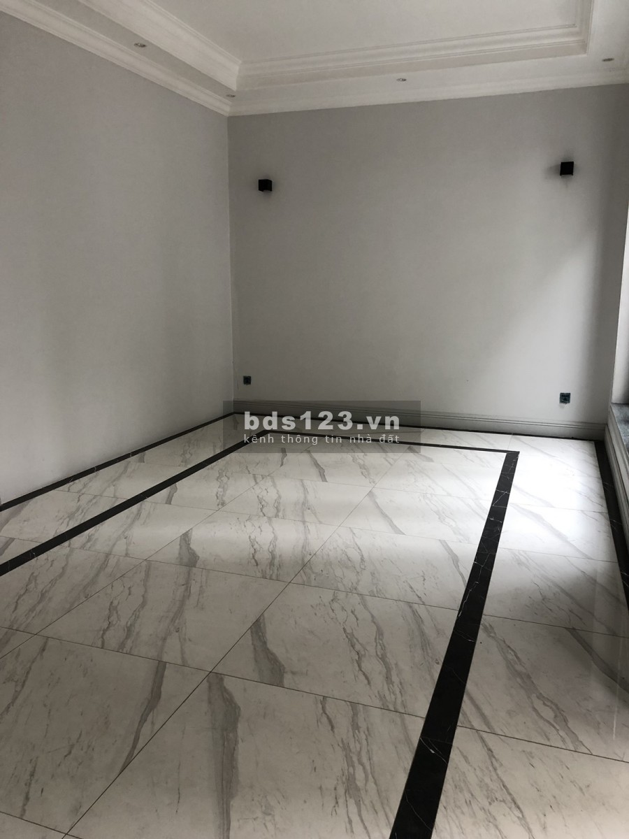 Tôi cần cho thuê biệt thự Bùi Xuân Phái KĐT Mỹ Đình 2. Diện tích 180m, giá 28 tr/th. LH 0963916547