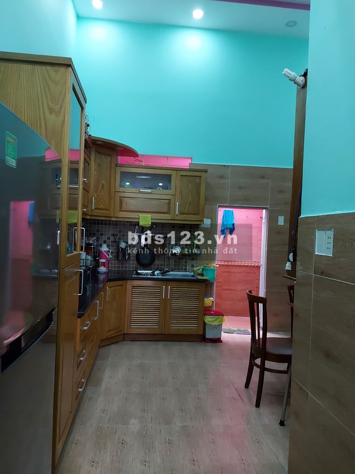 Tôi muốn bán nhà diện tích sử dụng 90m2, hẻm xe hơi Chế Lan Viên, Quận Tân Phú.