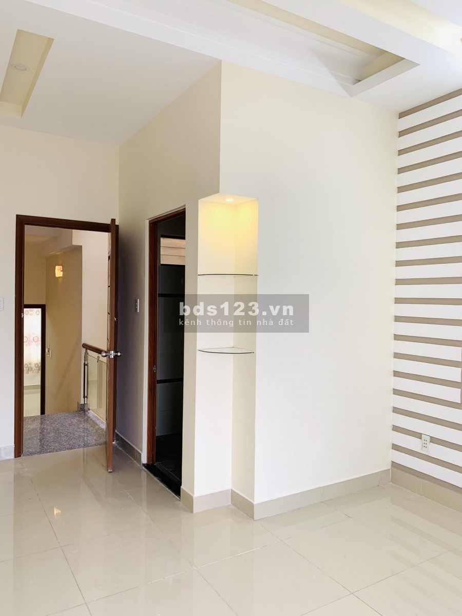 Bán nhà 3/2 Quận 10, mới đẹp giá cực rẻ dt 56m2, 3 tầng giá chỉ 7.95 tỷ, LH 0971243100