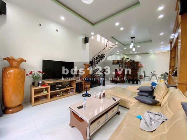 Nhà ngộp Phú Nhuận, ngay CLB Rạch Miễu, diện tích sử dụng 87m2, 4 tầng, bán gấp