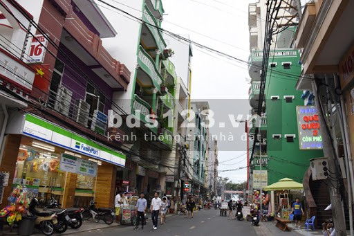 Bán 300m2 đất mặt tiền đường Dã Tượng view biển hướng Đông nam giá 40 tỷ