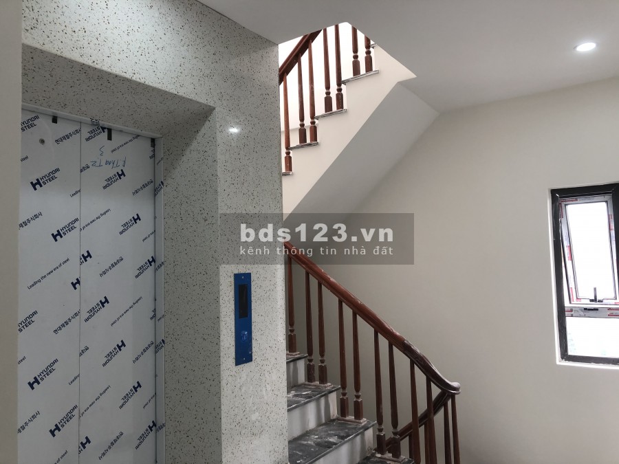 Bán nhà lô góc tại Trường Định - Tân Mai, 5 tỷ 300 , 45m2 view đẹp, thoáng, ở ngay.