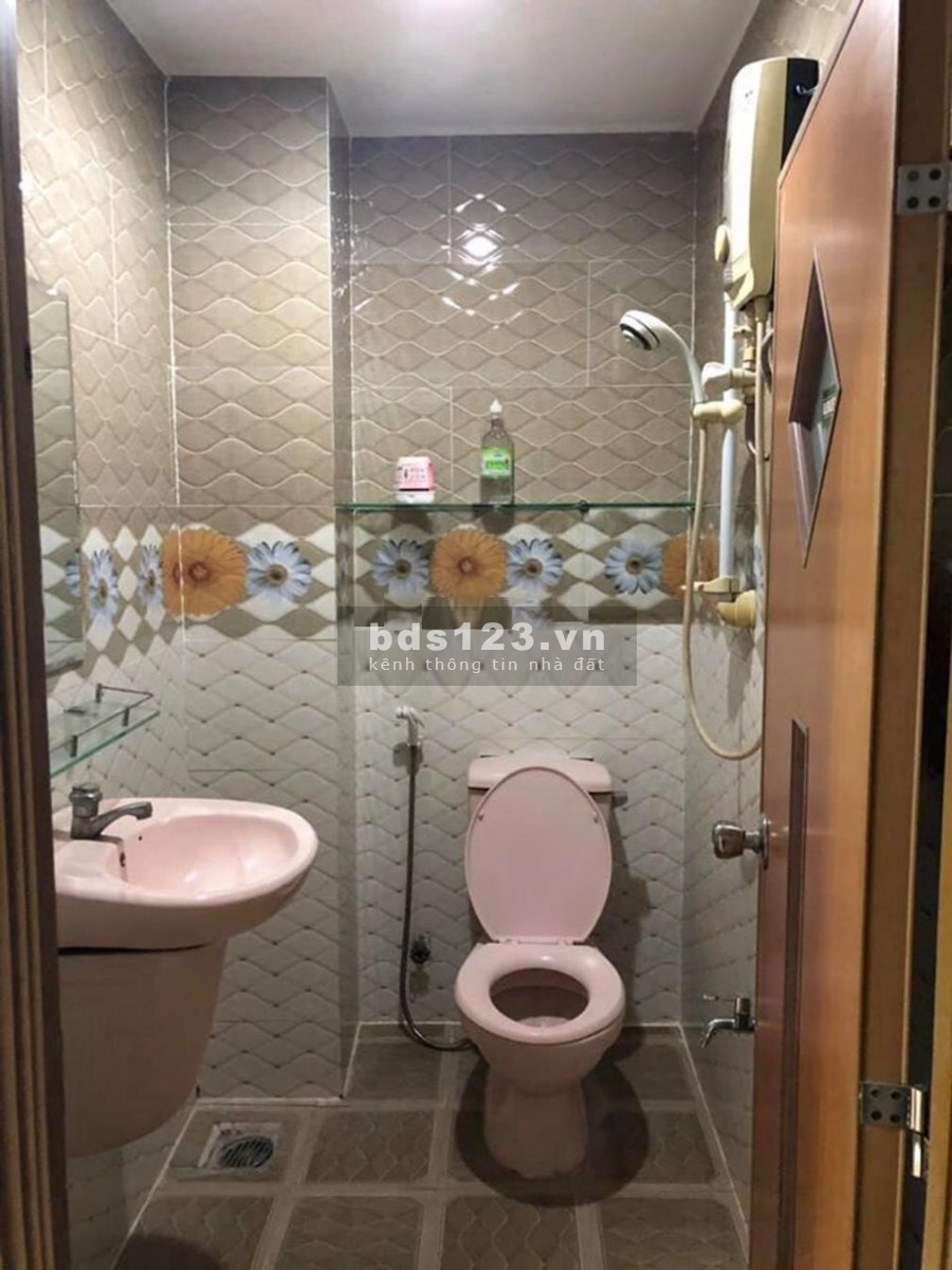 Nhà nguyên căn đẹp đúc kiên cố Quận 11 hẻm xe hơi, 1 trệt, 2 lầu có sân thượng, sổ sẵn