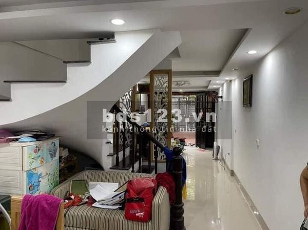 Nhà nguyên căn Linh Đàm 2 mặt thoáng, ô tô đỗ cửa, diện tích 41.3m, 4 tầng giá 2.85 tỷ