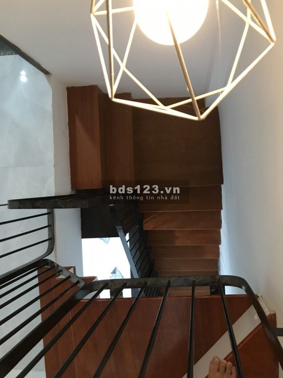 Nhà mới đẹp DT 30m2 5x6, Cách 2 căn ra MT Bà Hạt Quận 10, 3 tầng 3PN 3WC